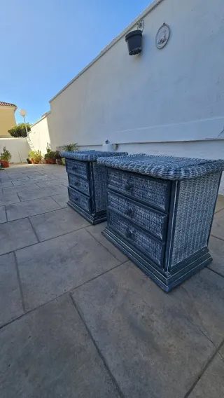 Tavolini in vimini e metallo