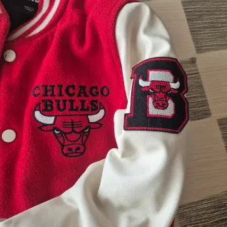 Chaqueta Bomber Niño Chicago Bulls NBA Talla 134.