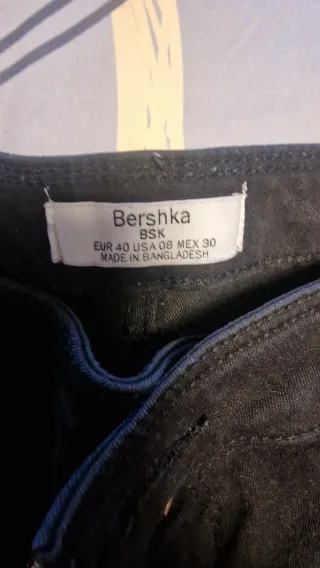 Tejano elástico negro con raya roja