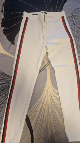 Tejano elástico negro con raya roja