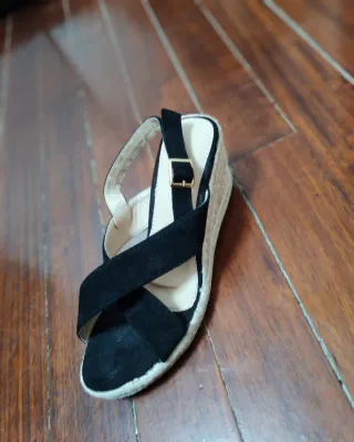 Sandalias negras cuña Talla 38