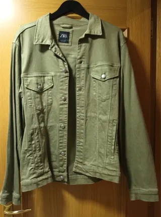 Cazadora vaquera Zara verde Talla L