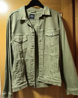 Cazadora vaquera Zara verde Talla L