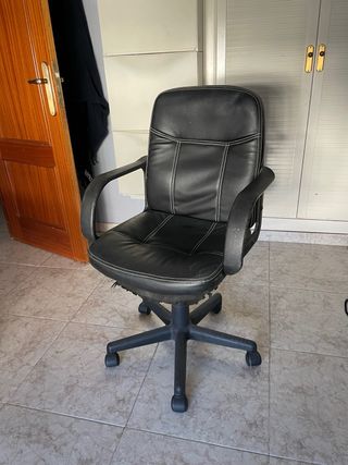 Silla de oficina negra