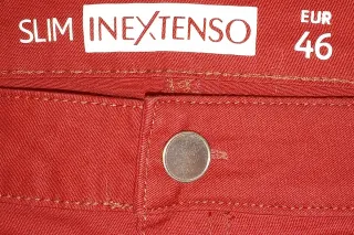 Pantalón vaquero elástico rojo