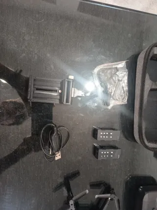 Dron con cámara plegable