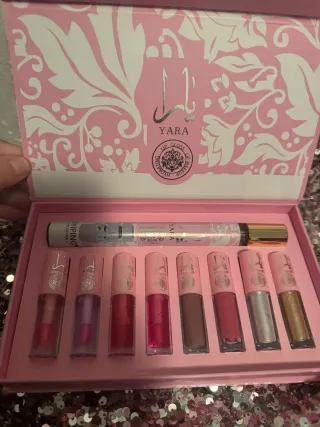 Set de 8 brillos de labios YARA