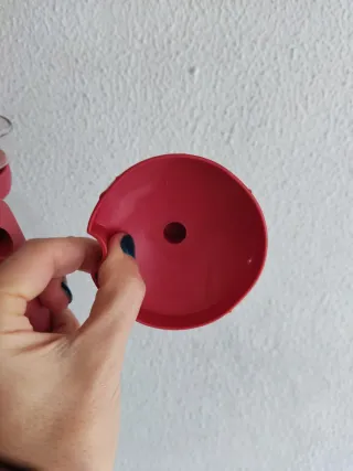 Bule de vidro e plástico vermelho