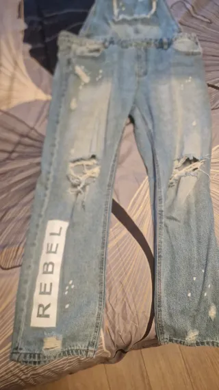 Peto tejano desgastado con texto