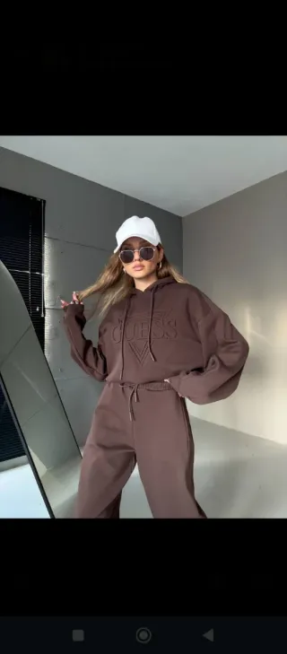 Conjunto Guess morado Hay más tallas info tlf