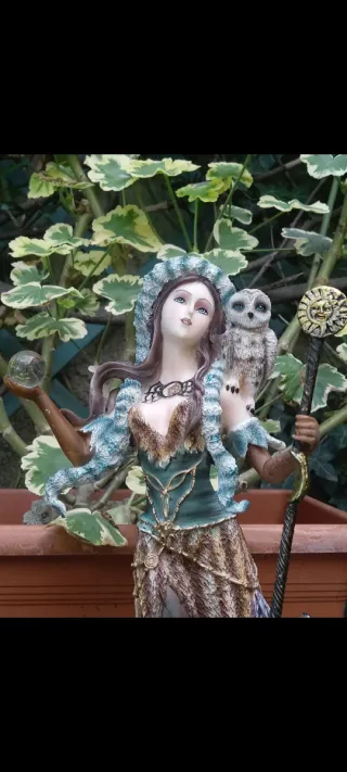 Strega Bianca Les Alpes H 47 cm