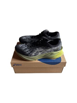 ASICS Novablast 3 Scarpe da Corsa Nero/Verde