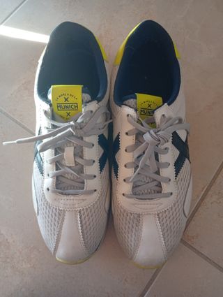 Munich Blancas con detalles Amarillos