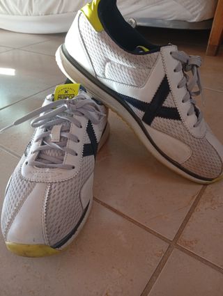 Munich Blancas con detalles Amarillos