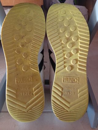 Munich Blancas con detalles Amarillos