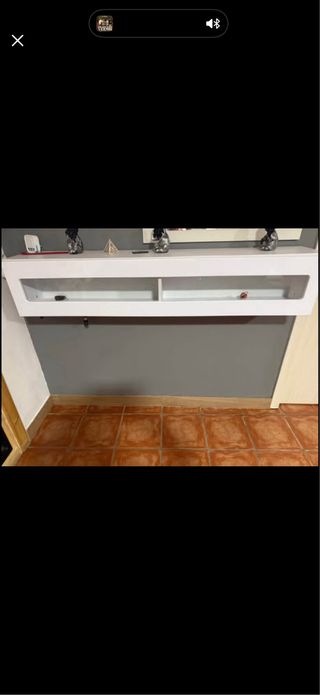 Recibidor moderno flotante con luz LED azul