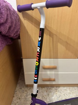 Patinete Eléctrico Morado con cargador