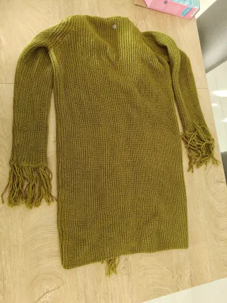 Cardigan lungo verde con frange