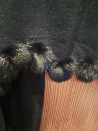 Chal de invierno negro con flecos