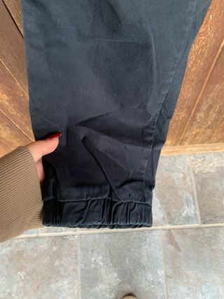 Pantalón cargo negro
