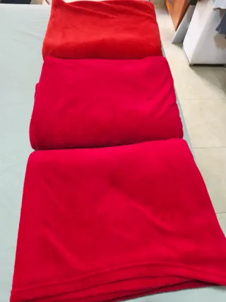 3 Mantas Polares Cama 90x190 , 1 Naranja y 2 fresa