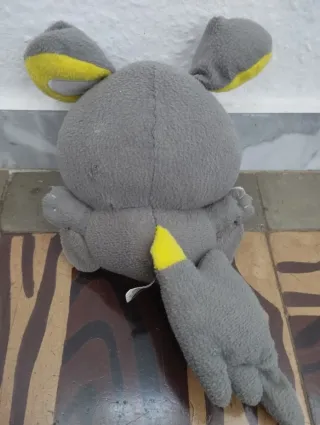 Peluches Pokémon (Emolga y Dragonite)