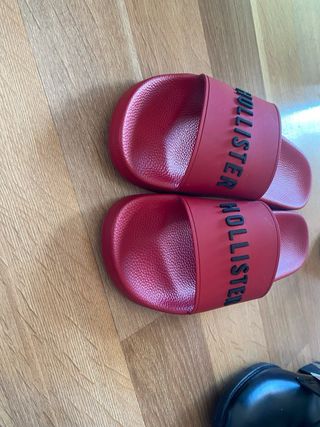 Chanclas Hollister Rojas