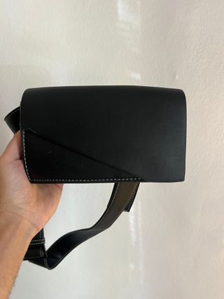 Bolso bandolera Zara negro