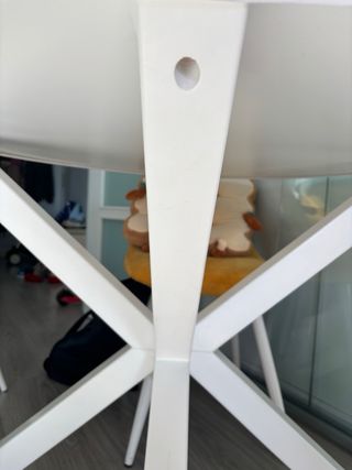 Mesa de comedor redonda (madera blanca)