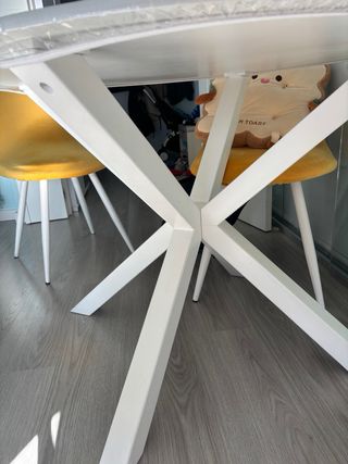 Mesa de comedor redonda (madera blanca)