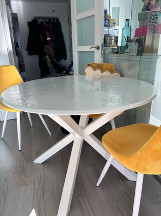 Mesa de comedor redonda (madera blanca)