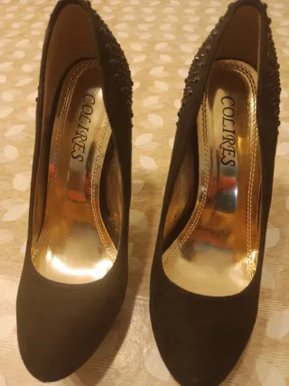 Zapatos de tacón negros con pedrería talla 36