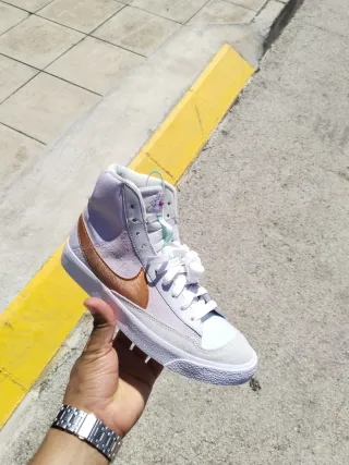 Nike Blazer Mid '77 Scarpe da ginnastica Viola/Oro