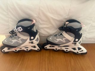 Patines con regalos de cacao y bolsa