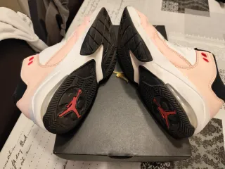 Nike Air Jordan 23 Rosas y Blancas