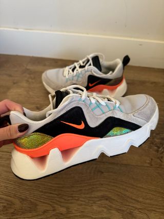 Zapatillas Nike RYZ 365 Naranja y Blanco