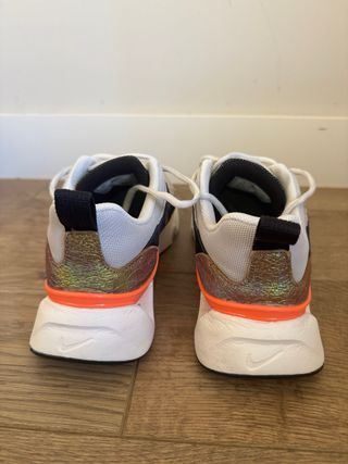 Zapatillas Nike RYZ 365 Naranja y Blanco