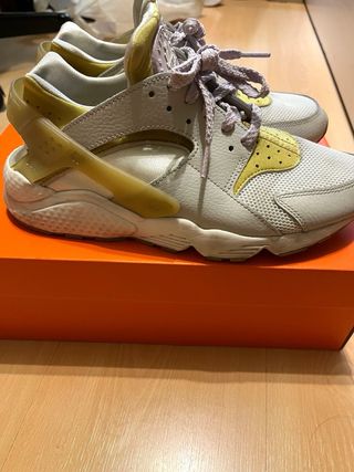 Nike Huarache Mujer Talla 41 Dorado Blanco