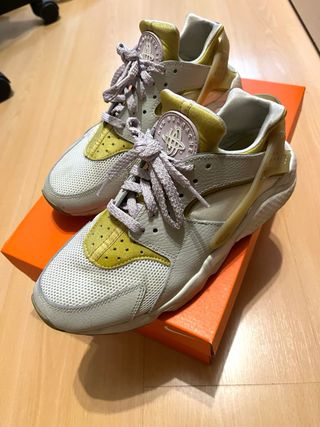 Nike Huarache Mujer Talla 41 Dorado Blanco