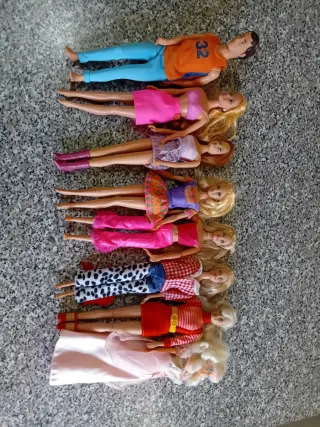 Lotto bambole assortite