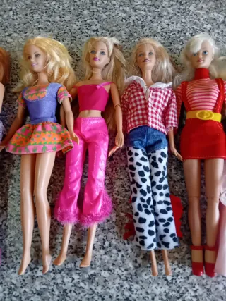 Lotto bambole assortite