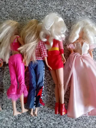 Lotto bambole assortite