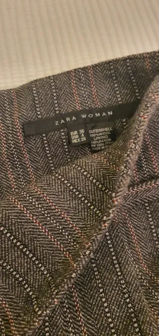 Falda de raya marrón con cinturón