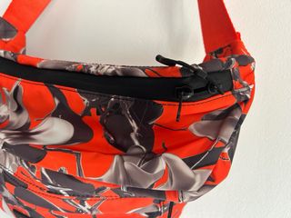 Riñonera Desigual estampado floral