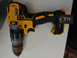 Taladro Dewalt DCD796