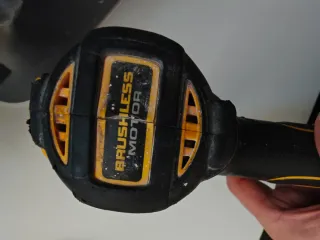 Taladro Dewalt DCD796