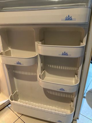 Nevera Beko pequeña