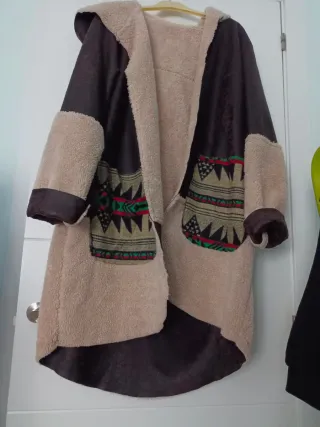 Abrigo mujer beige y marrón