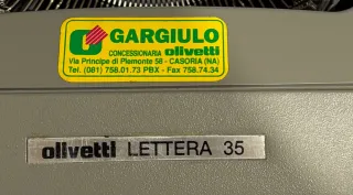 Macchina da scrivere Olivetti Lettera 35