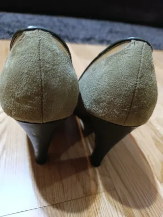 Zapatos Bershka tacón ante verde talla 40